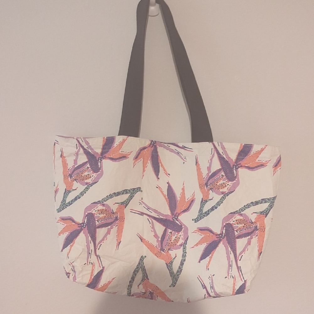 Aloha Reversible Floral Print Tote Bag with Black Straps - Picture 7 of 10